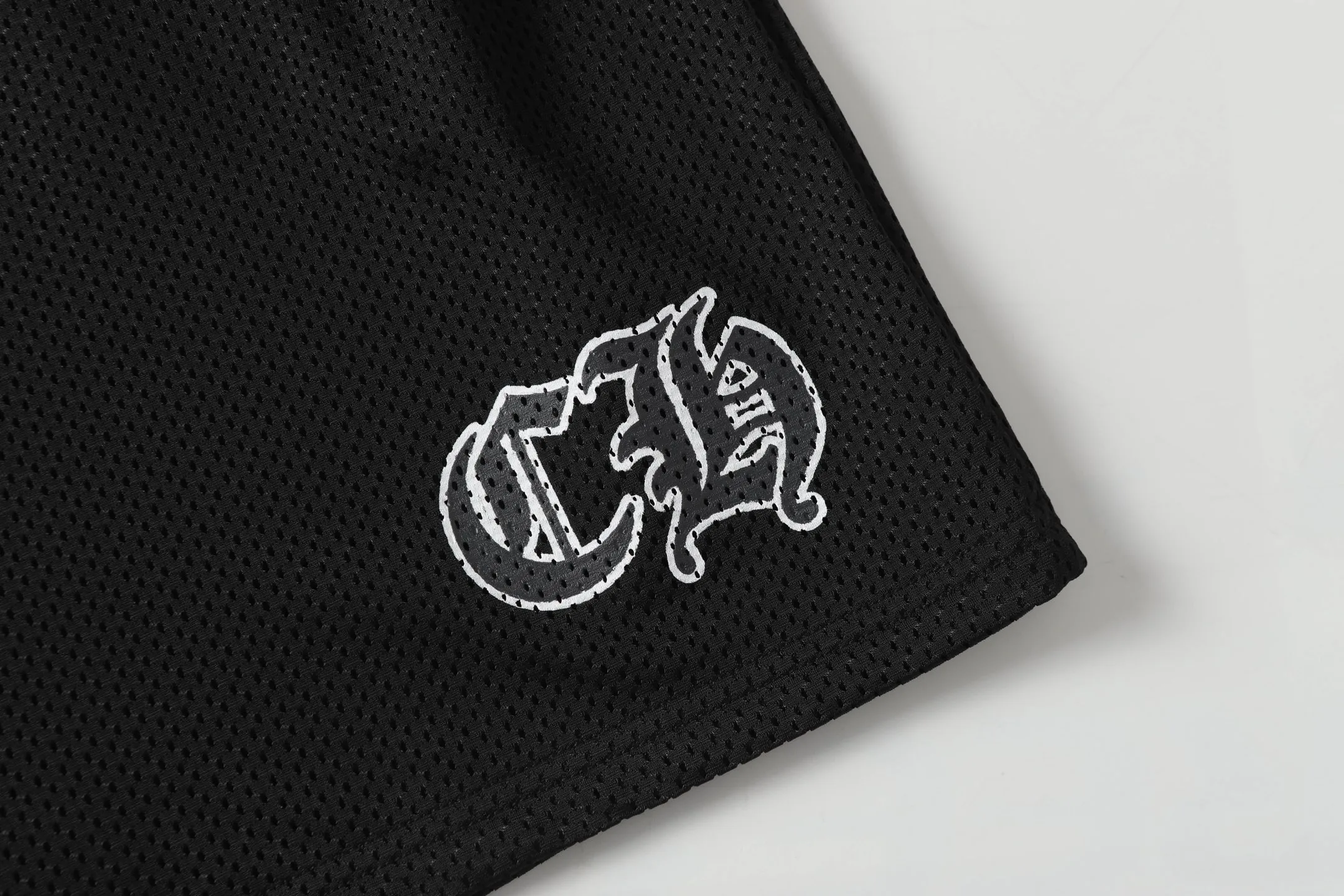 P160 Chrome Hearts CH Chrome Hearts popular Sanskrit printed mesh double-layer ice hockey jersey sports suit. Uses direct injection imported machine printing. Hardware and accessories are all milled and customized. Correct configuration. Black 2025 Chrome Hearts authentic packaging. 280 grams of custom-dyed double yarn cotton. Large version. Loose and stylish. Different from lower versions. Slim and long version with upper body and hips. 100% commitment: top quality. Not fast food. The highest version on the market. Top quality - different from ordinary versions on the market. If you care about quality, you should also respect the price. Absolutely 0 after-sales service and 0 return rate so far. It’s hard not to love the style - 280g double yarn cotton custom dyed fabric - Correct high-density main mark, washed tag, hand-sewn